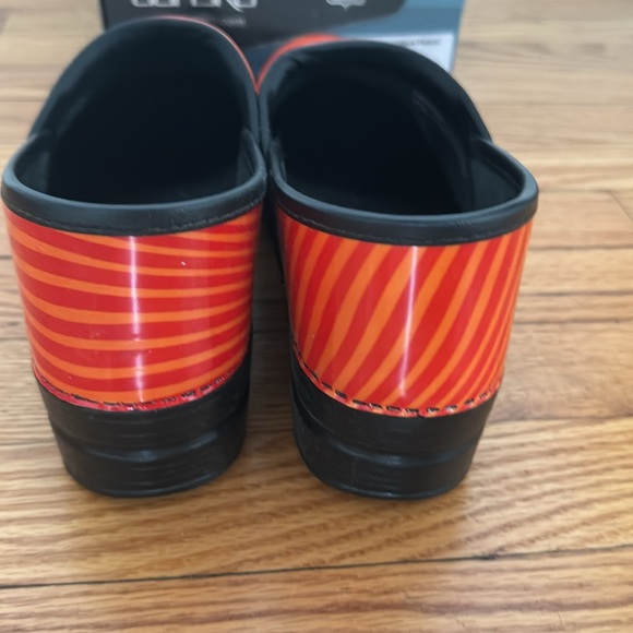 Size EU 42 Dansko orange and red pattern - Picture 9 of 15